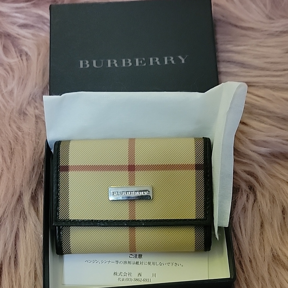 Burberry Checkered Small oin purse - Authentic Preloved brand new condition